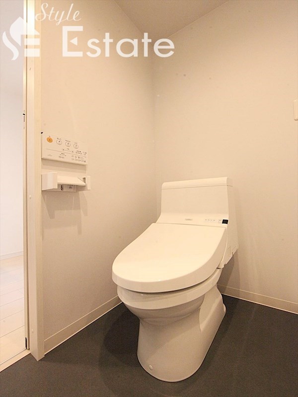 シャワー付きトイレ