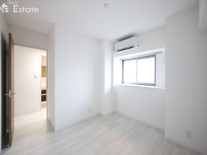 洋室 エアコン付いてます