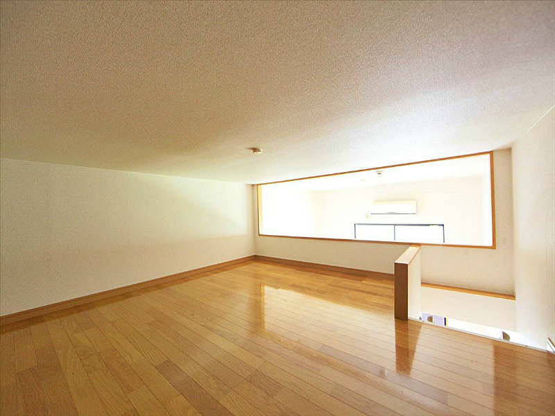 ロフト6帖 広々使えます窓有り