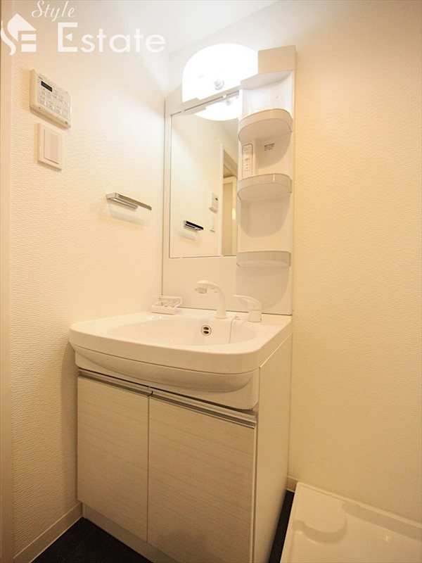 独立洗面台 同仕様内装