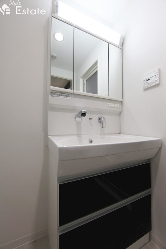 独立洗面台シャンプードレッサー