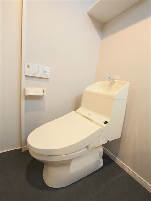 温水洗浄機付便座