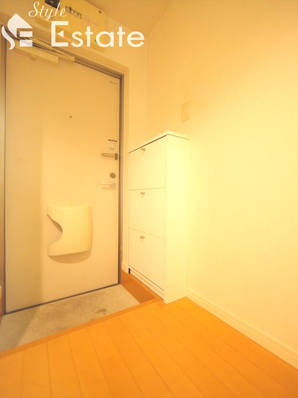 玄関スペース 同仕様内装