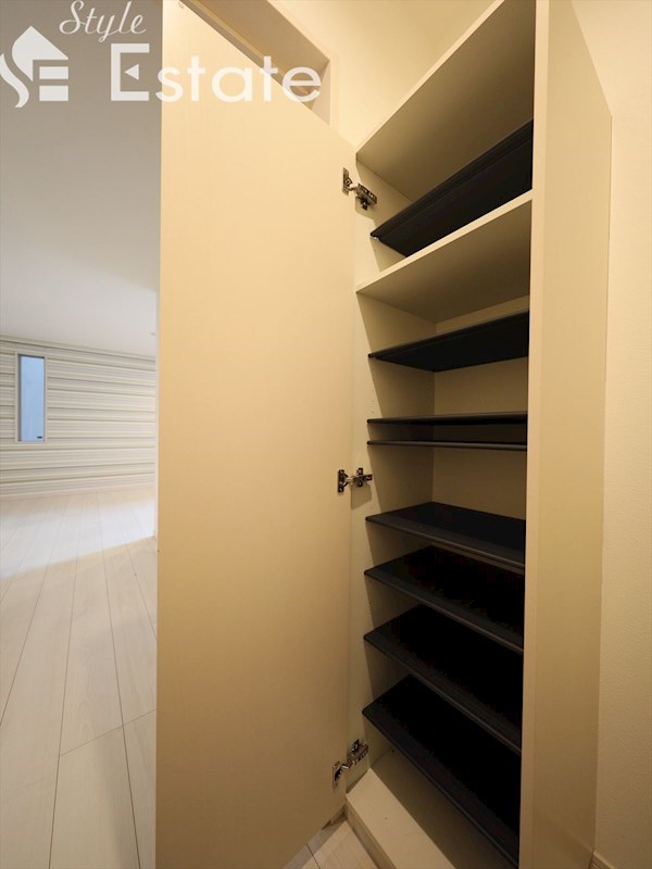 シューズボックス