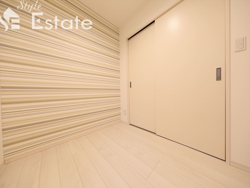 洋室★クローゼット付 別部屋の内装