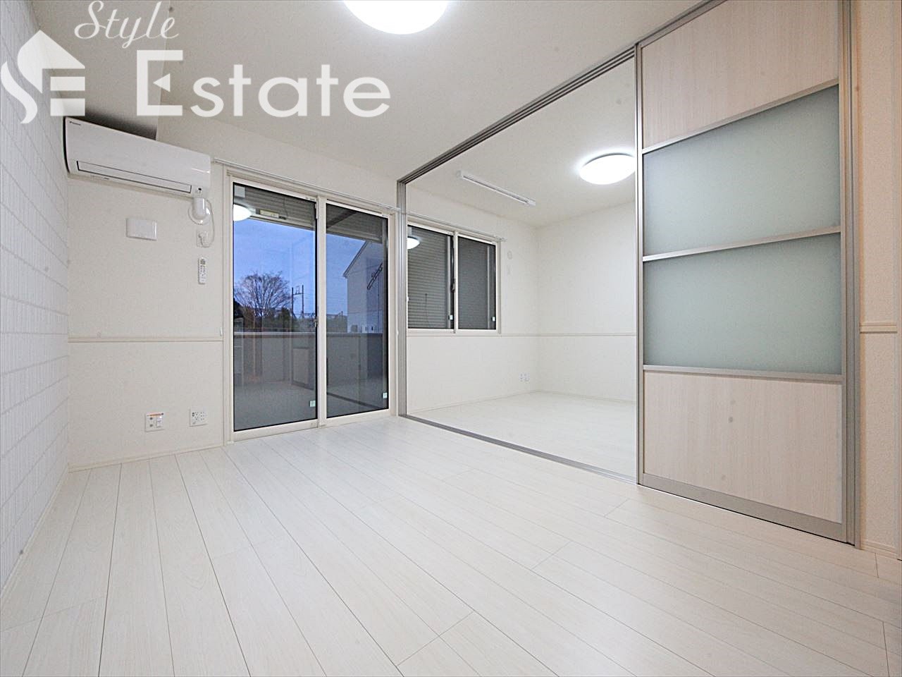 リビング 同仕様内装写真