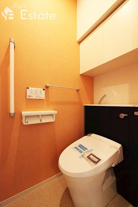 温水洗浄便座付シャワートイレ 同仕様内装