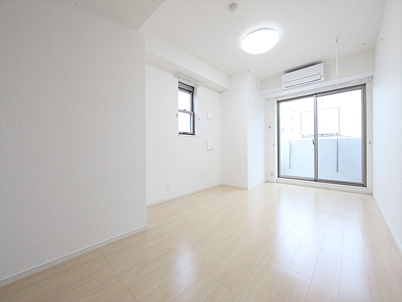 洋室 同仕様物件内装