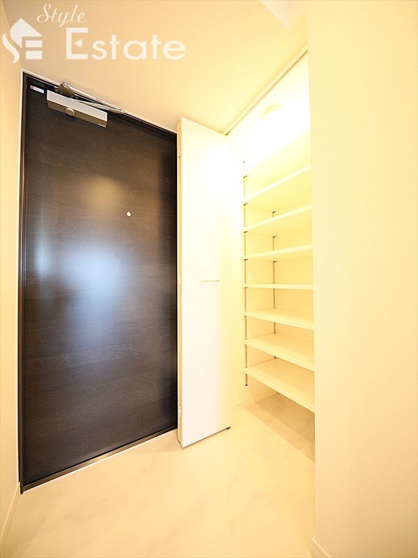 シューズボックス