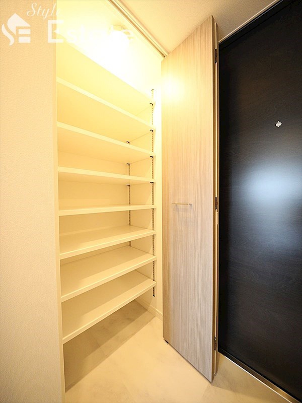 シューズボックス