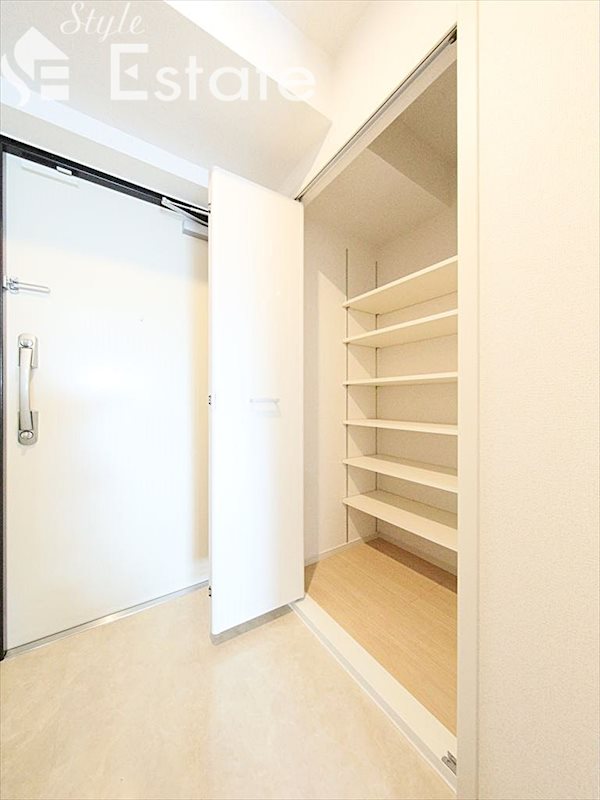 シューズボックス