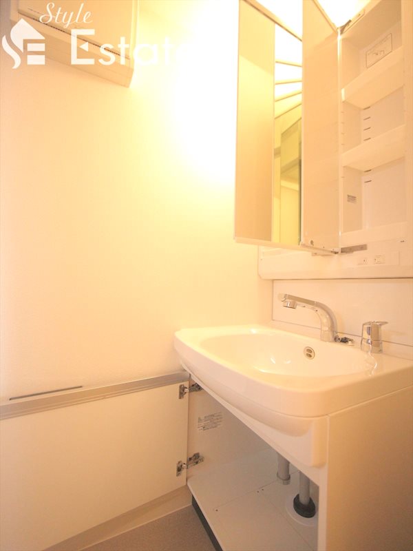 独立洗面台シャンプードレッサー付 収納