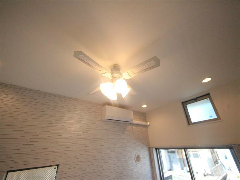 お洒落なシーリングファンライト付