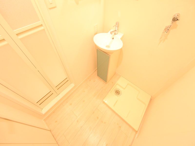 脱衣所 独立洗面台付き