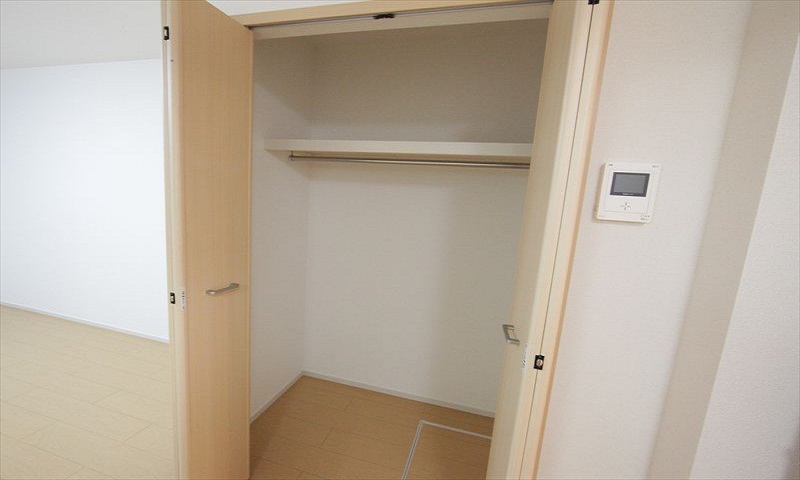 クローゼット付(収納充実しています)