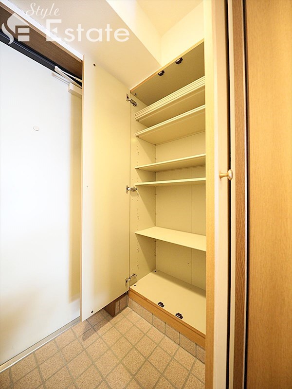 シューズボックス