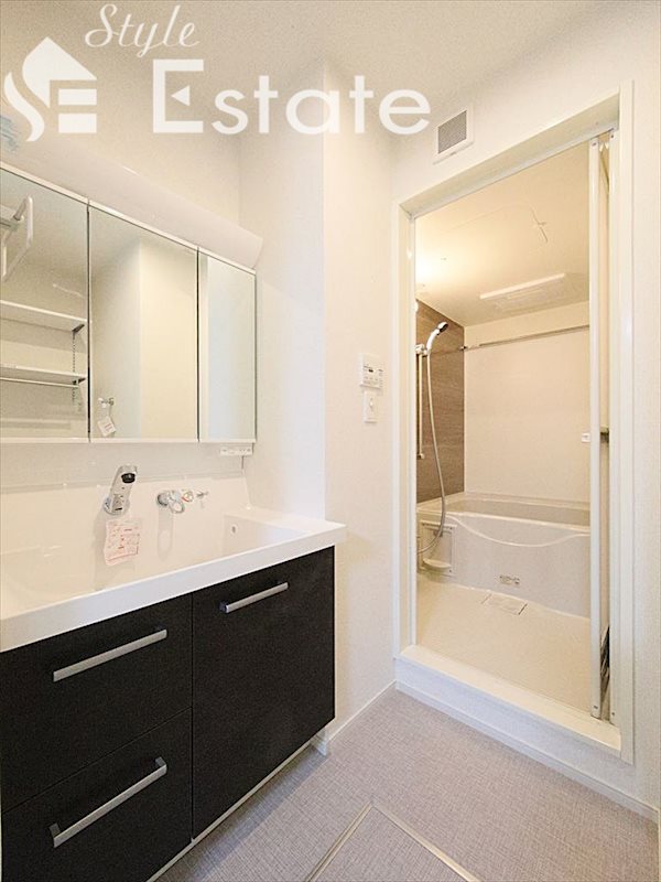 独立洗面台 同仕様写真