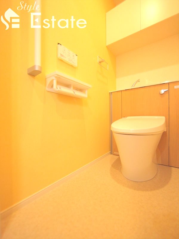 温水洗浄便座付シャワートイレ 同仕様内装