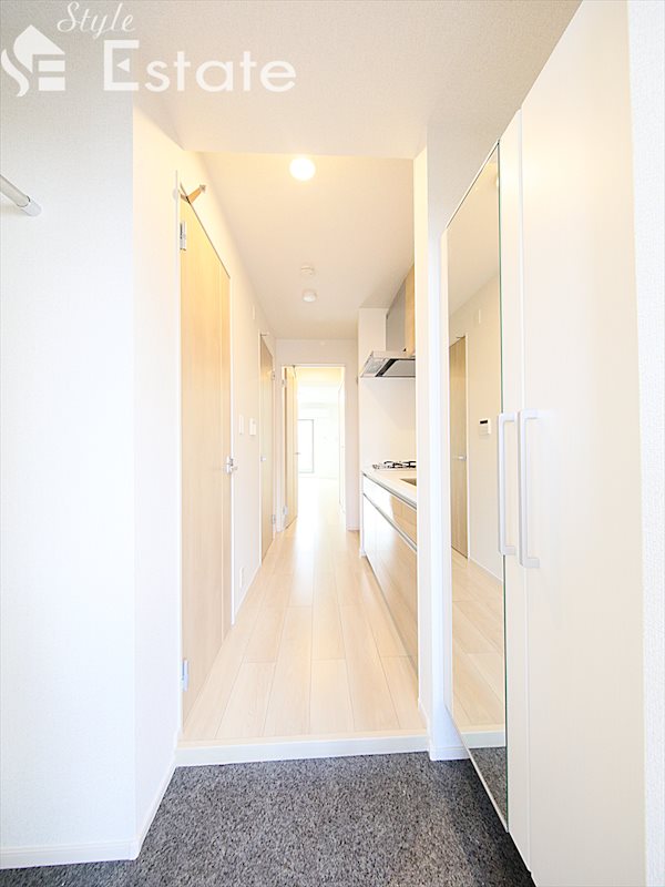 玄関スペース 同仕様内装