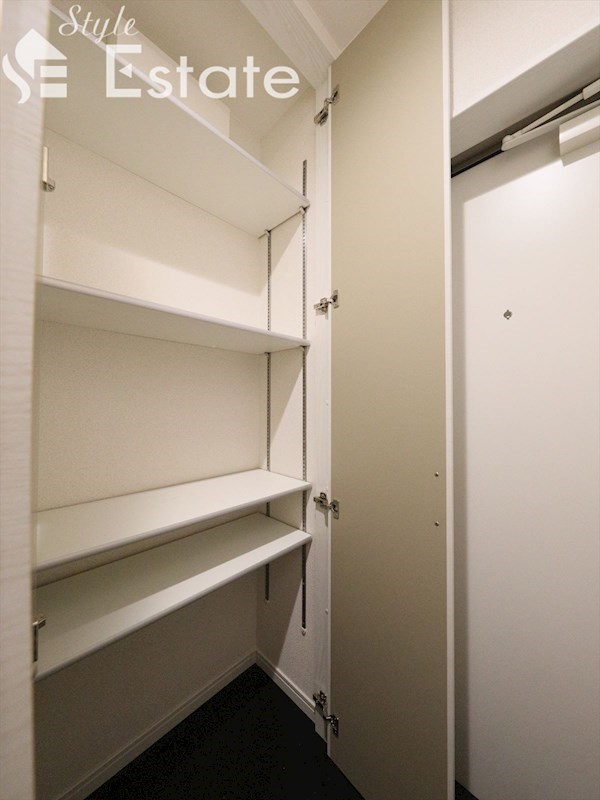 シューズボックス