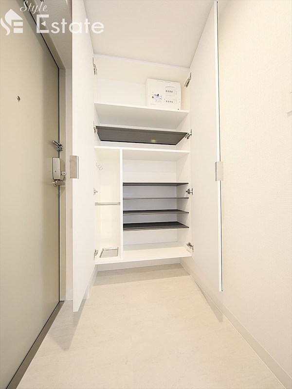 シューズボックス