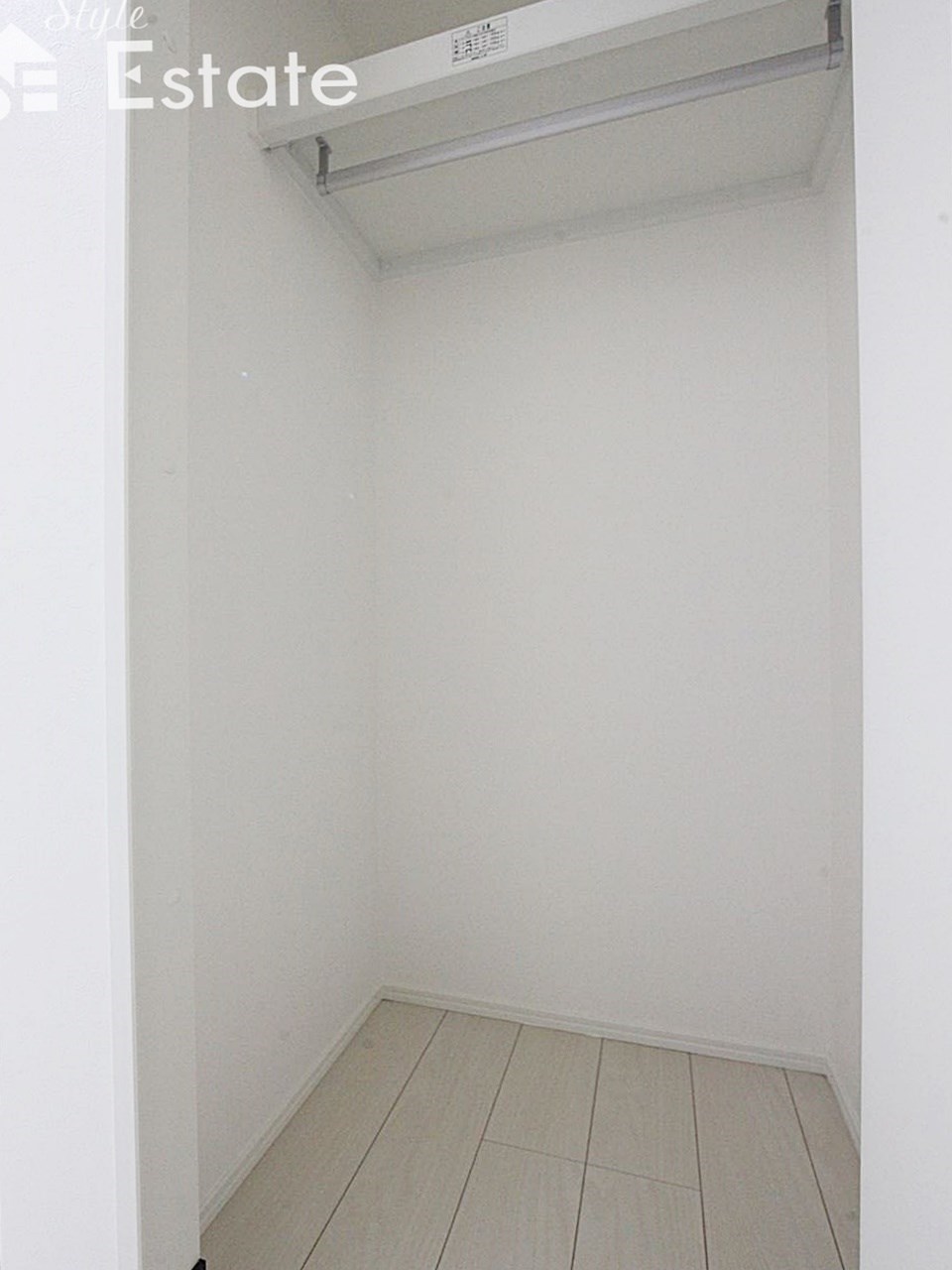 クローゼット 同仕様物件内装