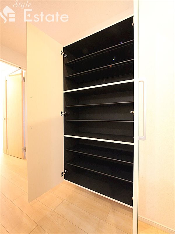 シューズボックス