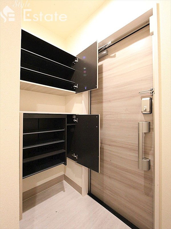 シューズボックス