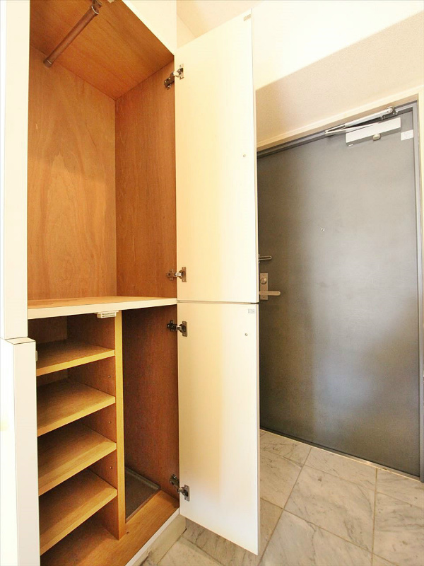 シューズボックス