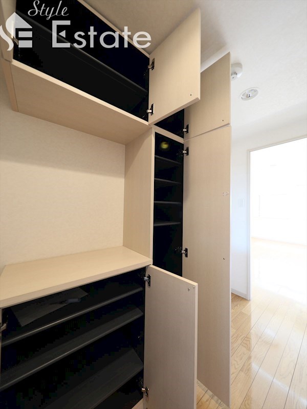 シューズボックス