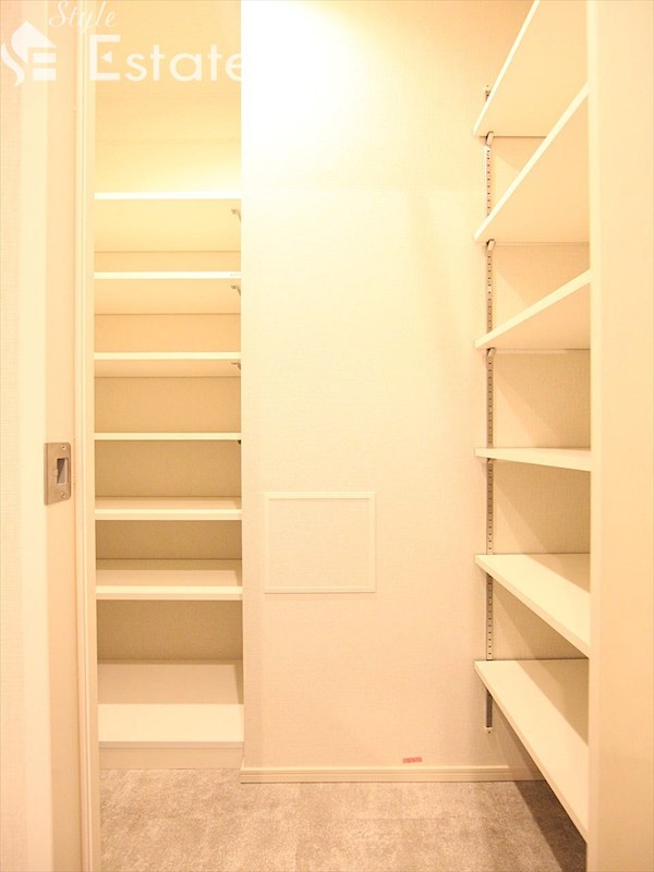 シューズボックス