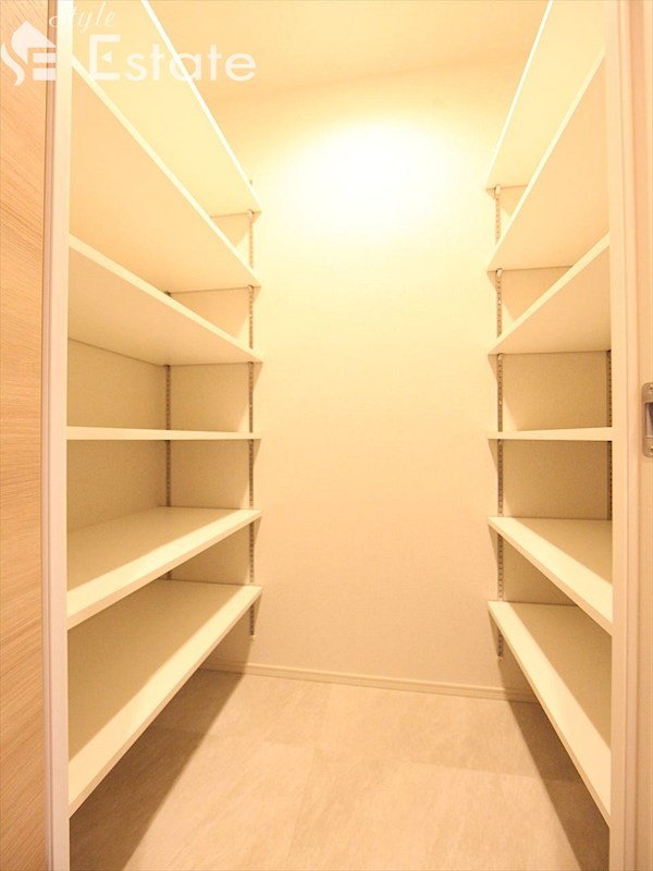 シューズボックス