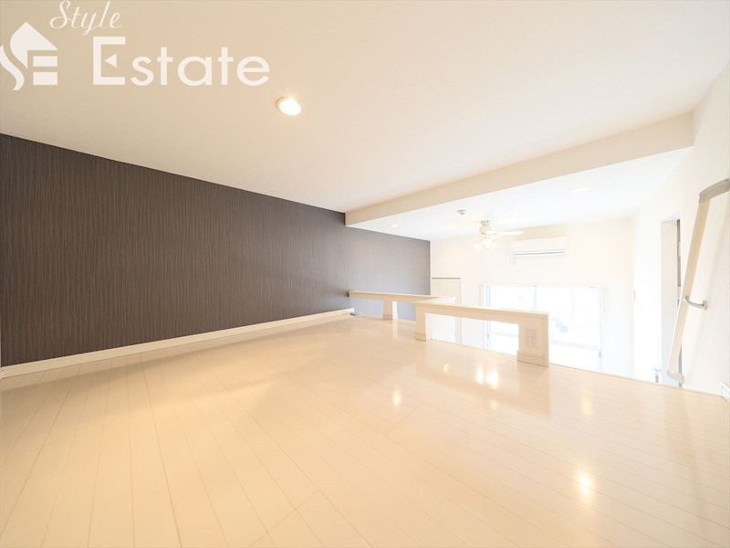 ロフト5.7帖 収納としても使えます。