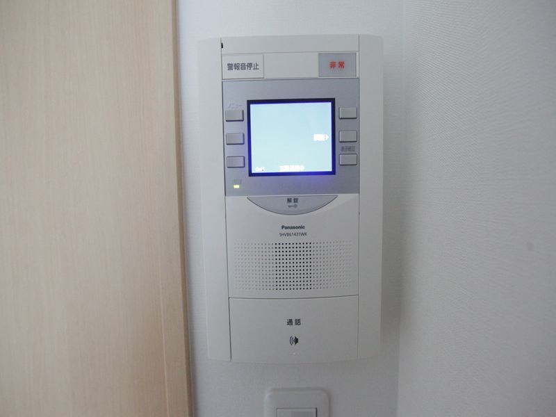 安心のモニター付きインターホン