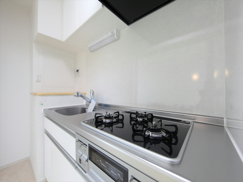 システムキッチン3口・グリル付き(キッチンの色は各部屋異なります)