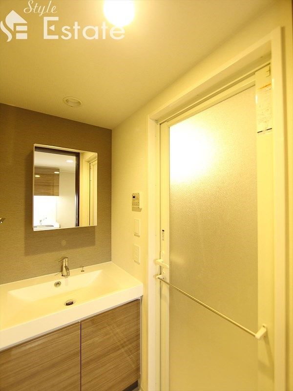 独立洗面台シャンプードレッサー脱衣所