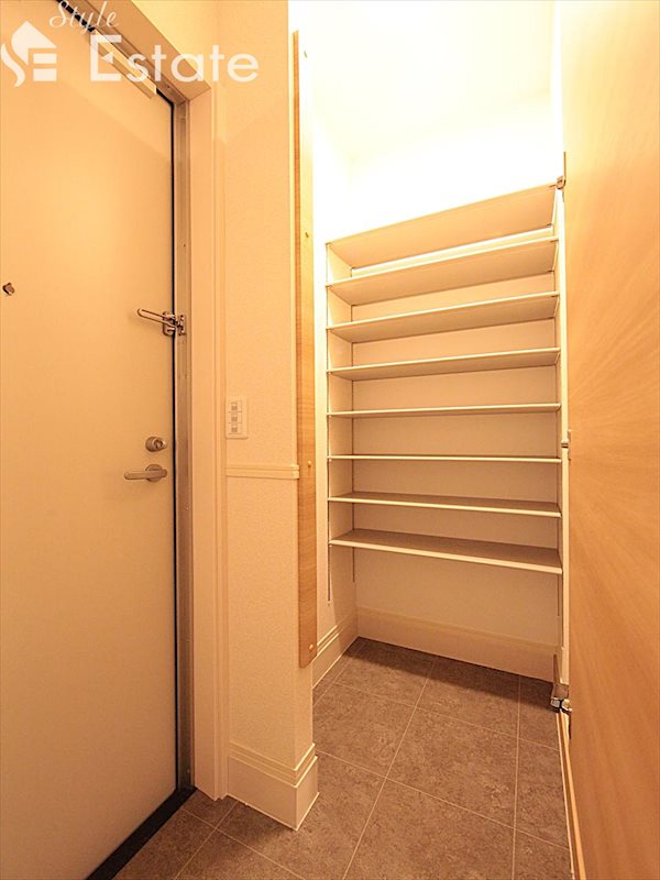 シューズボックス