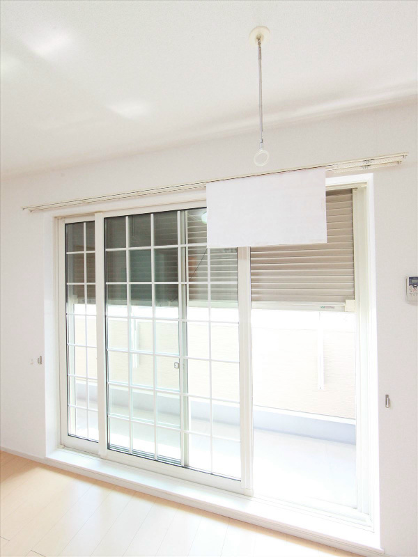 1階防犯シャッターついてます