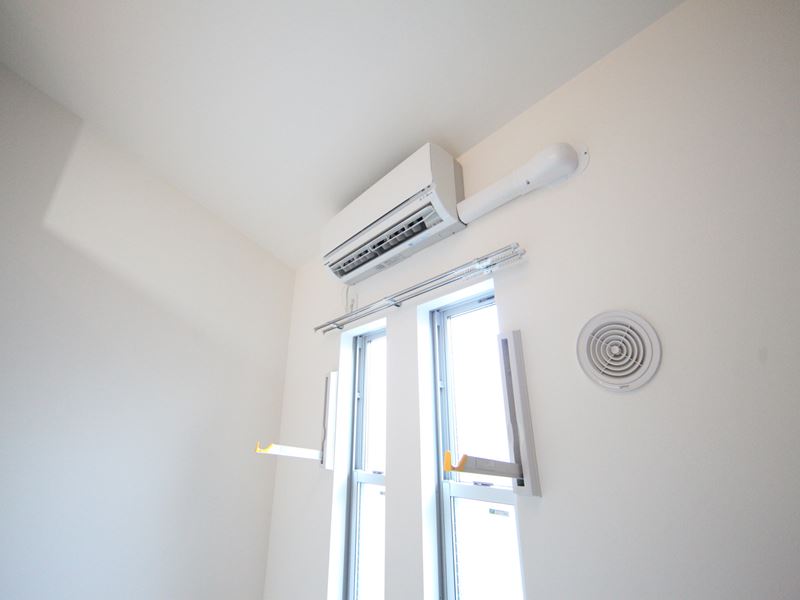 バルコニーがないため室内物干し有り