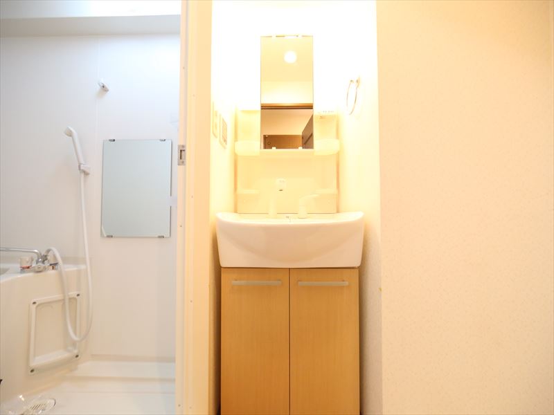 独立洗面台 脱衣所 室内洗濯機置き場