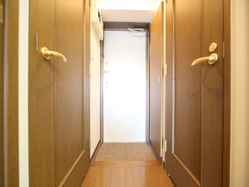 玄関(シューズボックス付き)