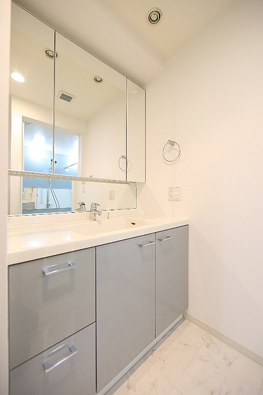 独立洗面台 脱衣所 室内洗濯機置き場