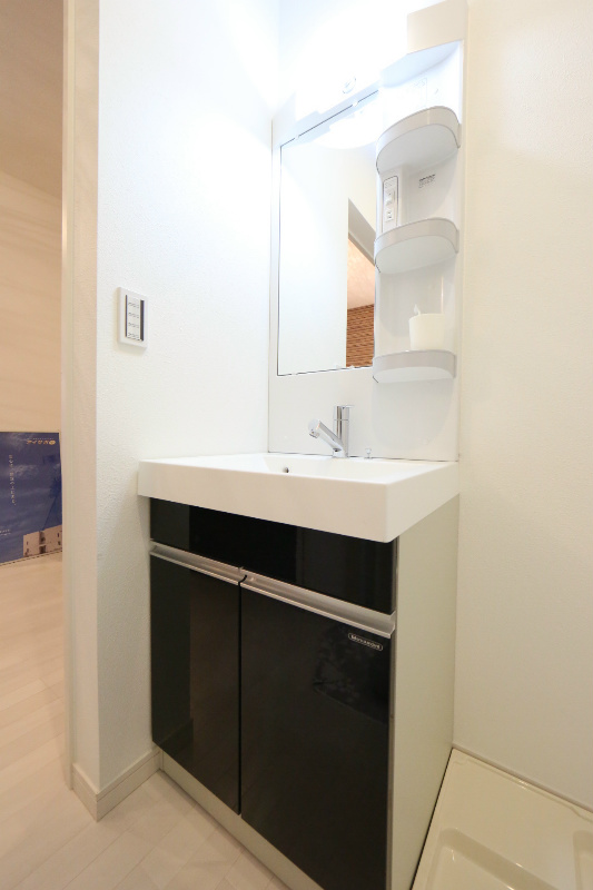 洗面脱衣所 シャンプードレッサー 室内洗濯機置場