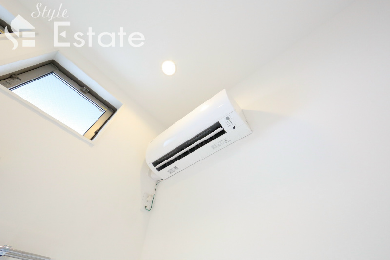 CRASTINE UNDER LOFT モデル