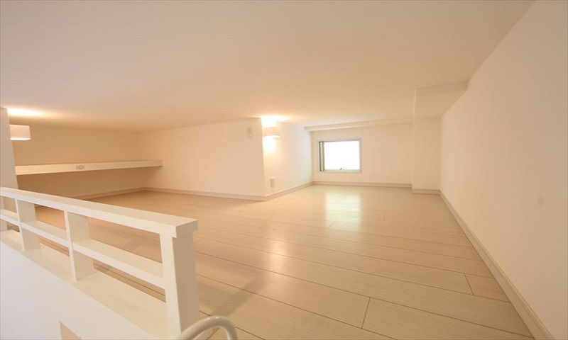 ロフト 窓付き 寝室や収納に