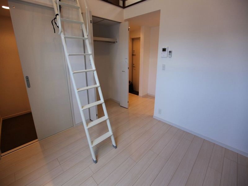 洋室8.7帖 ロフト6.2帖 家電ご用意できます