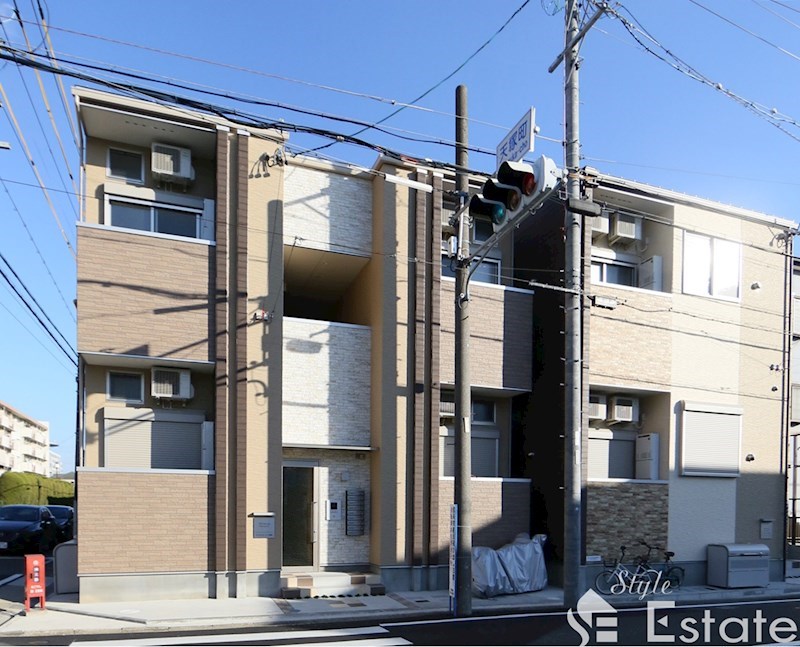 ロイヤルクレスト天塚町