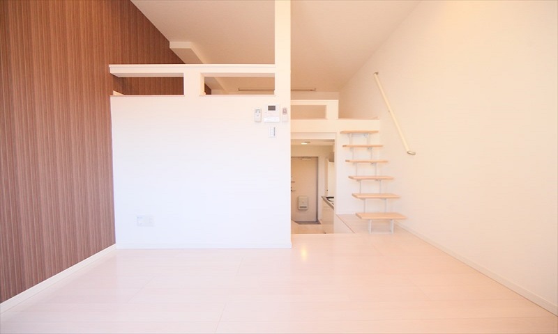 洋室6帖 クローゼット・シーリングファンライト付