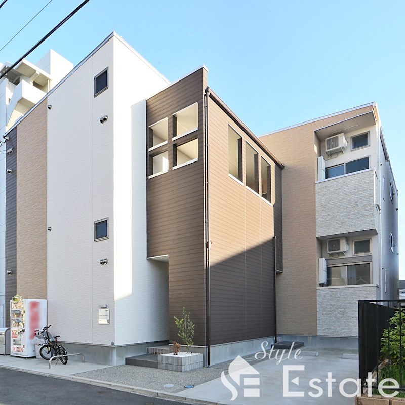 クローバーコート日比野