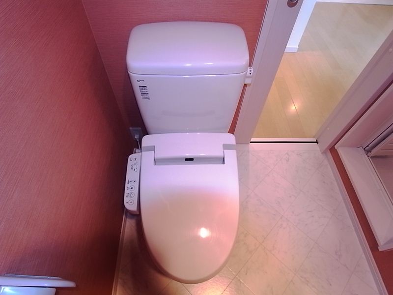 温水洗浄便座付トイレ